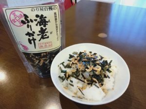 カルディで見つけた絶品ふりかけ。海苔屋自慢の海老ふりかけの食レポ、レビュー